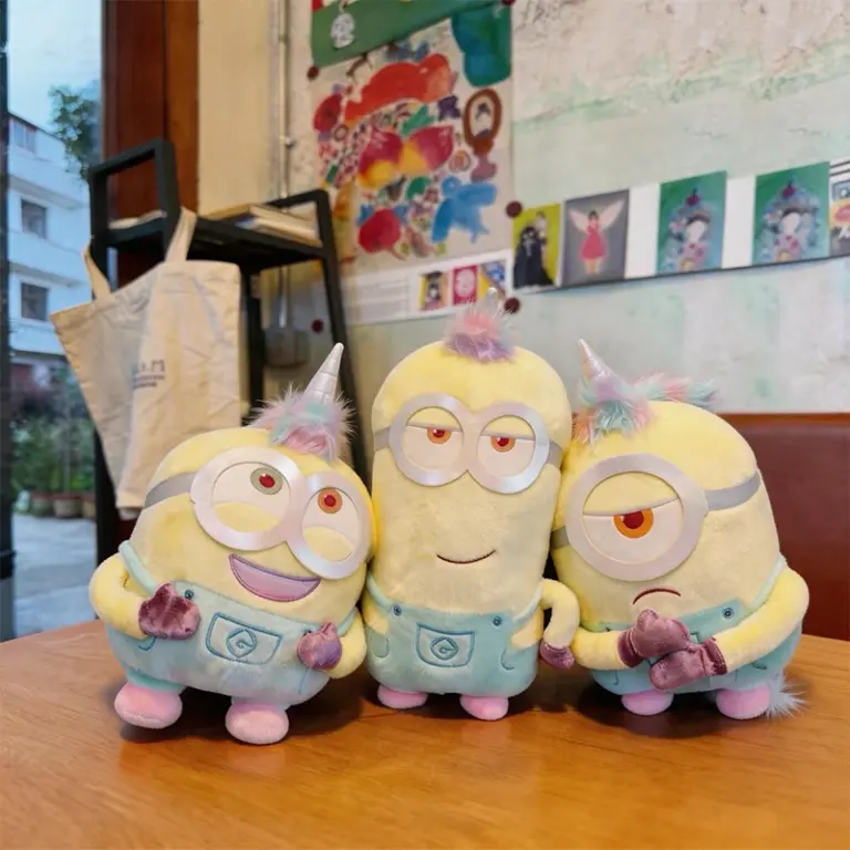 Nuevo y Adorable Disfraz de Unicornio Minions, Peluche de Juguete con Licencia de Despicable Me, Muñeco con Cuernos de Arcoíris, Suave y Esponjoso, Regalo para Cumpleaños